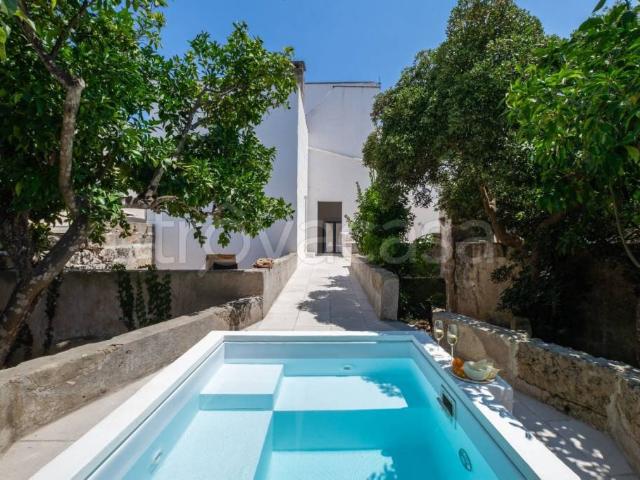 Casa indipendente in vendita a Giuliano di Lecce, Castrignano del Capo