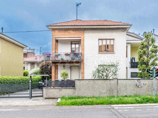 Casa indipendente in vendita a Giussano viale Brianza, 9