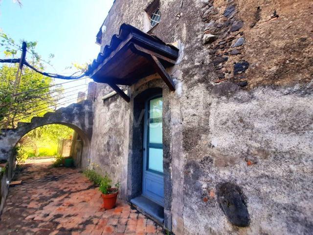 Casa indipendente in vendita a Giarre via delle Acacie, 59