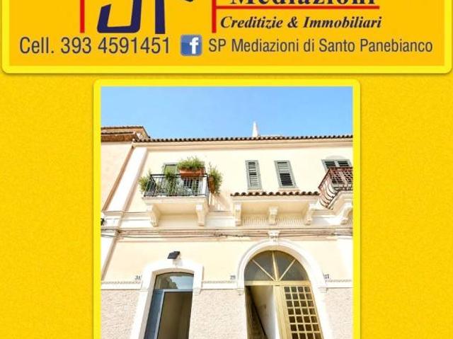 Casa indipendente in vendita a Giarre via Gravina