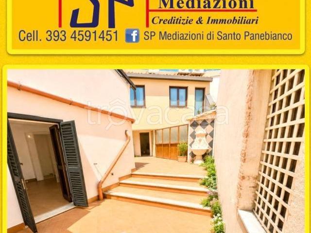 Casa indipendente in vendita a Giarre via Roma, San Giovanni
