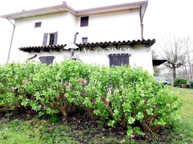 CASA INDIPENDENTE in VENDITA a GIAVERA DEL MONTELLO di 10 vani
