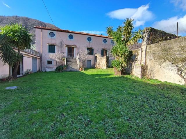 Casa indipendente in vendita a Giffoni Valle Piana