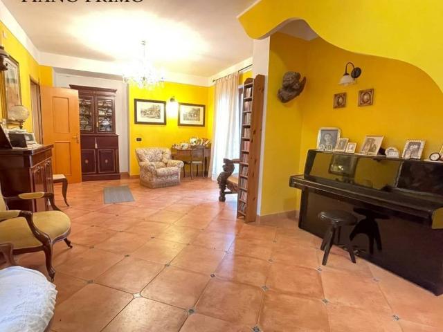 Casa indipendente in vendita a Giffoni Valle Piana SA