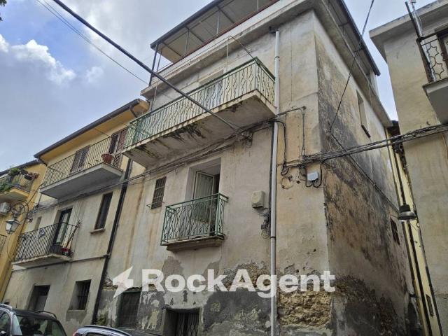 Casa indipendente in vendita a Gioiosa Ionica RC