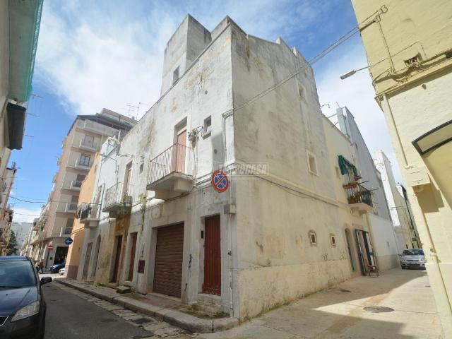 Casa indipendente in vendita a Gioia Del Colle