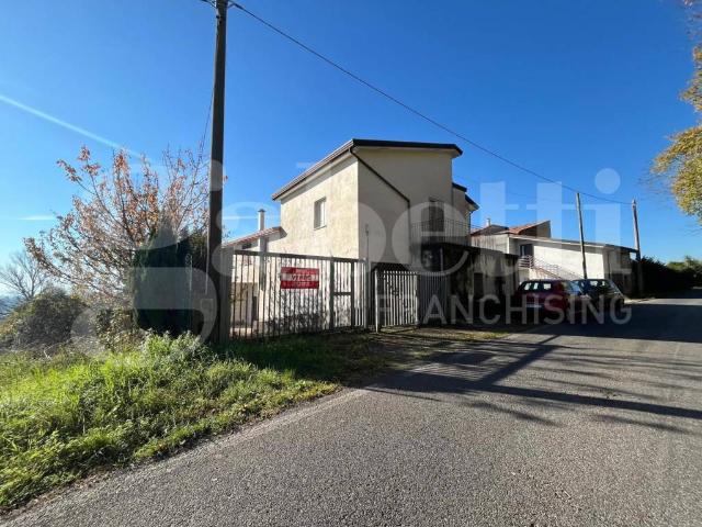 Casa indipendente in vendita a Gioia Sannitica CE