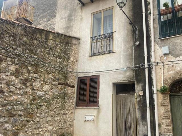 Casa indipendente in vendita a Gratteri PA