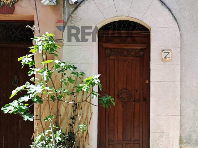 Casa indipendente in vendita a Gratteri PA