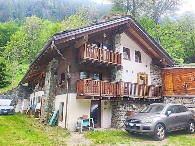 Casa indipendente in vendita a Gressoney Saint Jean AO