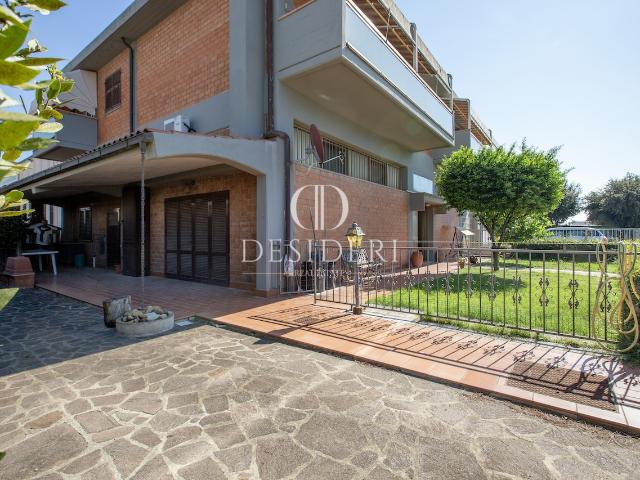 CASA INDIPENDENTE in VENDITA a GROSSETO SEMICENTRALE di 9 vani