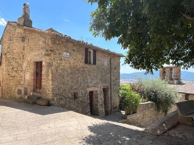 Casa indipendente in vendita a Gualdo Cattaneo PG