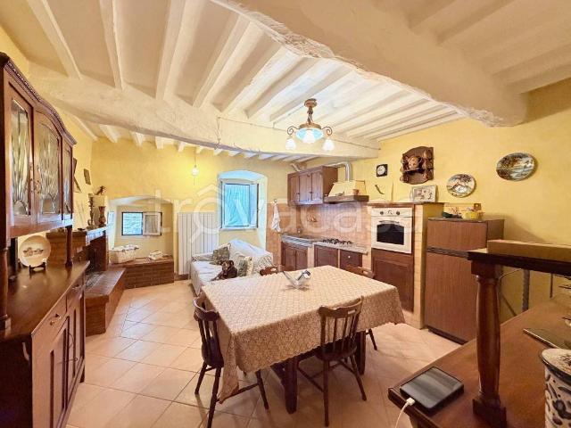 Casa indipendente in vendita a Gualdo Cattaneo via Umberto I, 6, San Terenziano