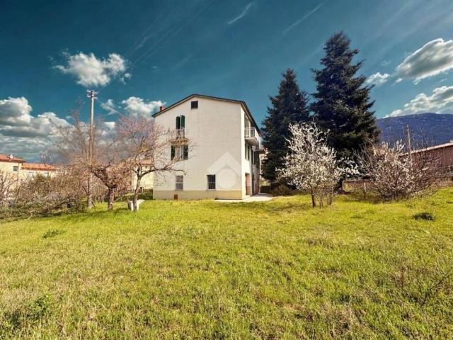 Casa indipendente in vendita a Gualdo Tadino PG
