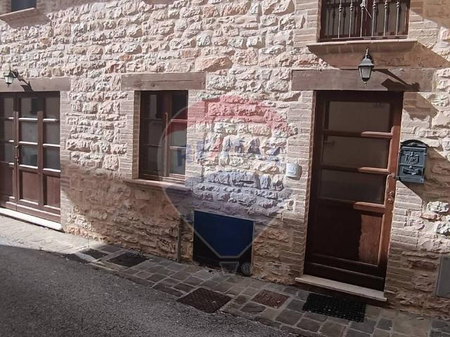 Casa indipendente in vendita a Gualdo Tadino PG