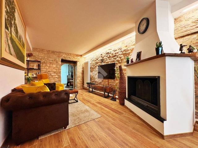 Casa indipendente in vendita a Gualdo Tadino PG