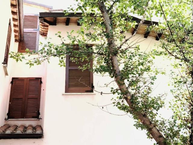 Casa indipendente in vendita a Gualdo Tadino PG