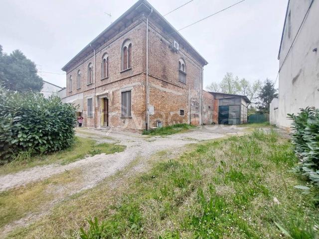 Casa indipendente in vendita a Gualtieri via Pieve