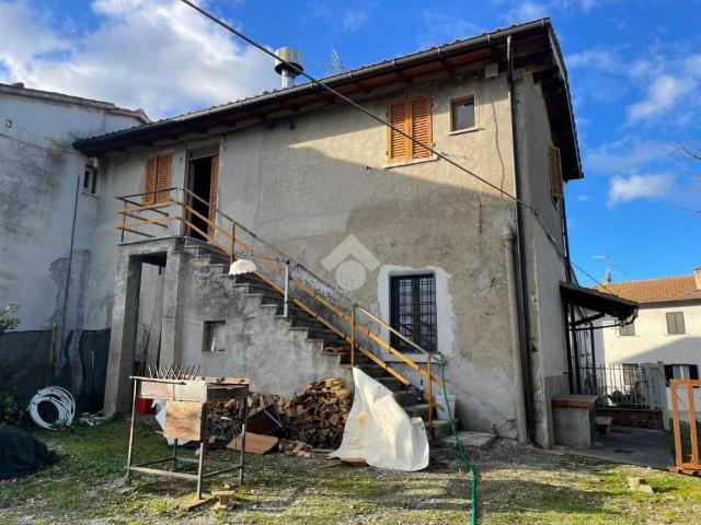 Casa indipendente in vendita a Gubbio PG