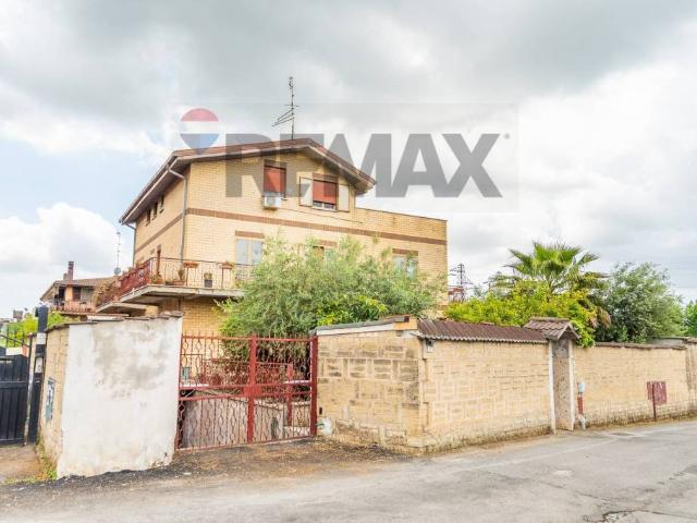 Casa indipendente in vendita a Guidonia Montecelio, Poggio Fiorito
