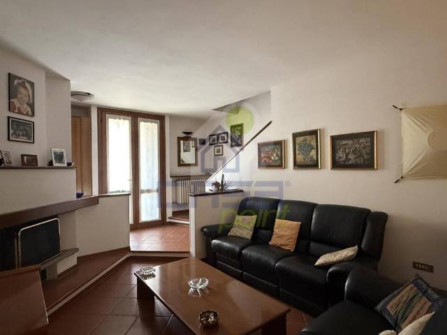 Casa indipendente in vendita a Gussola CR