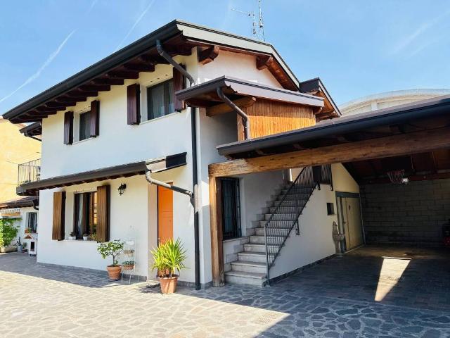 Casa indipendente in vendita a Gussago BS