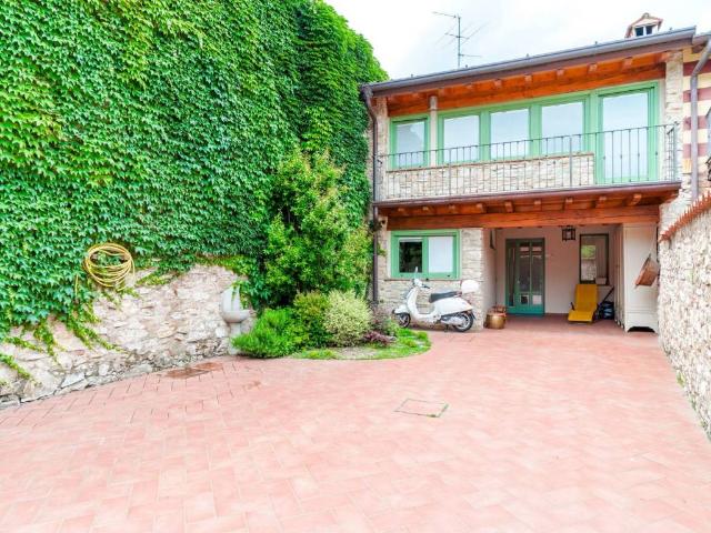 Casa indipendente in vendita a Gussago BS