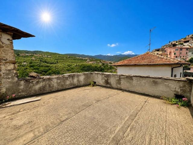Casa indipendente in vendita a Dolcedo IM