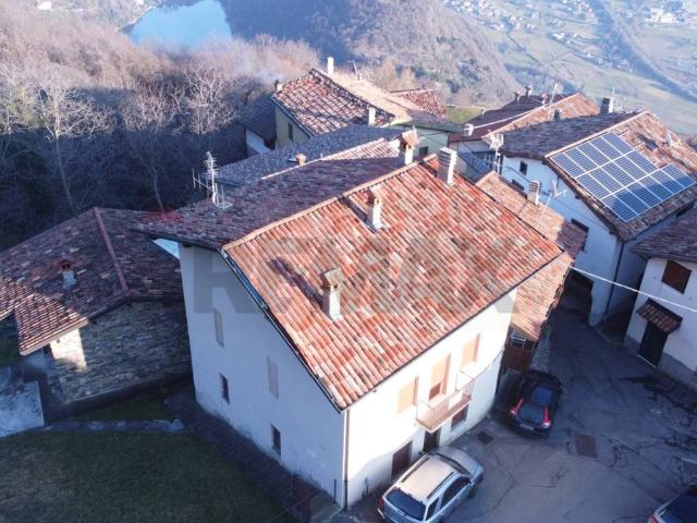 Casa indipendente in vendita a Darfo Boario Terme BS