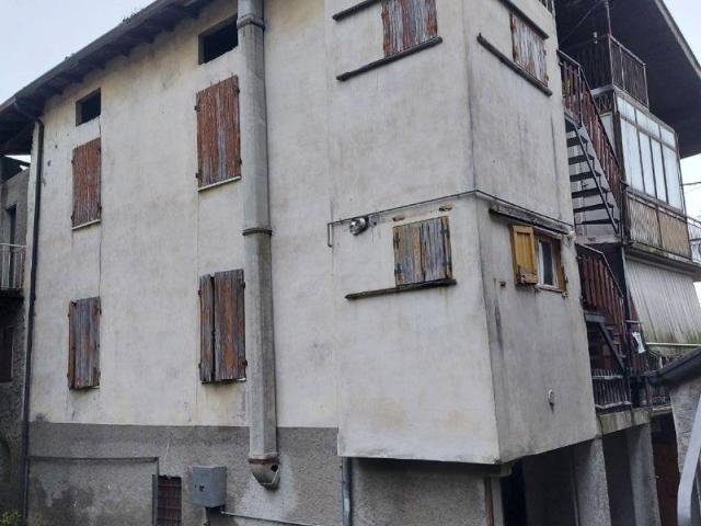 Casa indipendente in vendita a Darfo Boario Terme BS