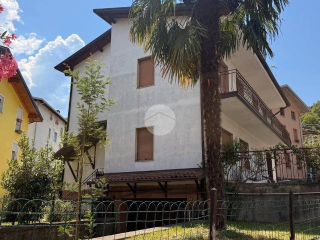 Casa indipendente in vendita a Darfo Boario Terme BS
