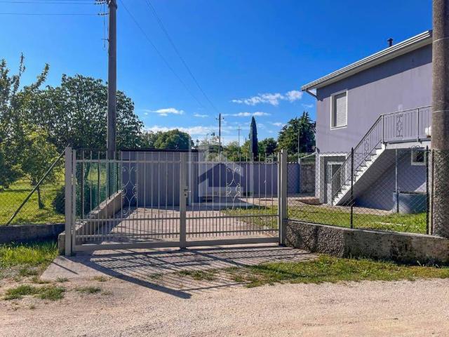Casa indipendente in vendita a Desenzano del Garda BS