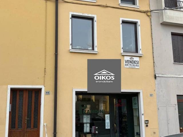 Casa indipendente in vendita a Desenzano del Garda BS