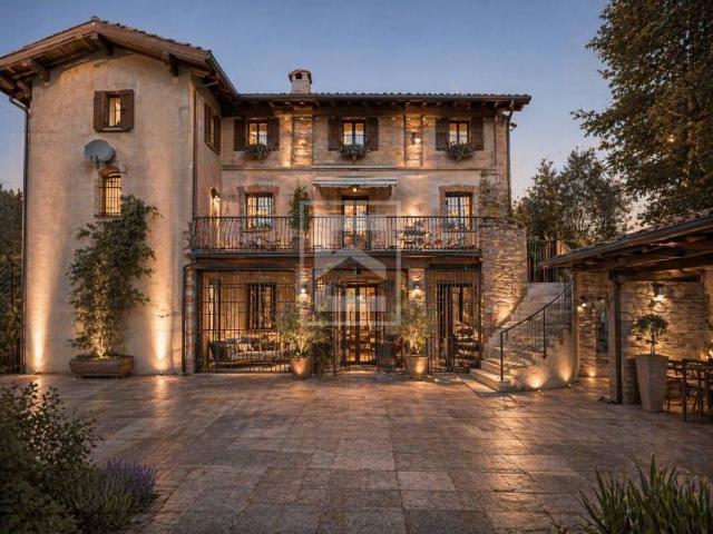 Casa indipendente in vendita a Desenzano del Garda BS