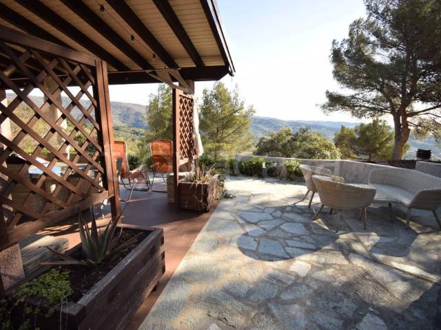 Casa indipendente in vendita a Diano Arentino, Merea