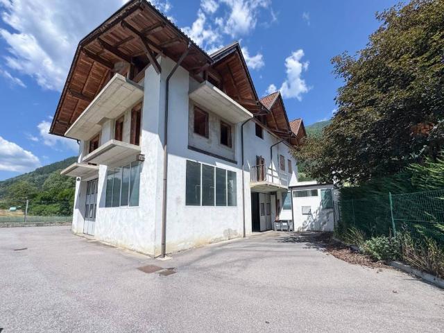 Casa indipendente in vendita a Dimaro Folgarida TN