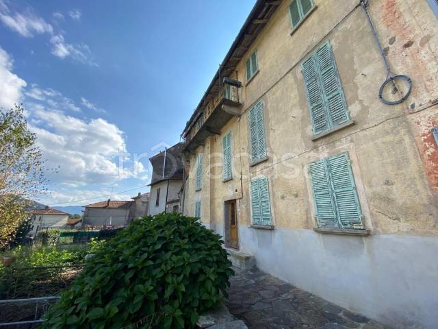 Casa indipendente in vendita a Dumenza via XXIV Maggio, Due Cossani