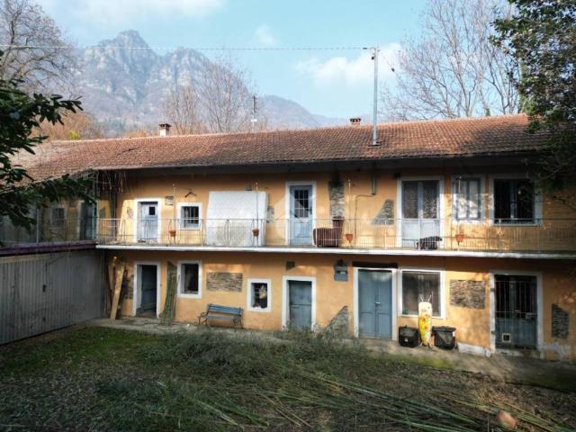 Casa indipendente in vendita a Envie CN