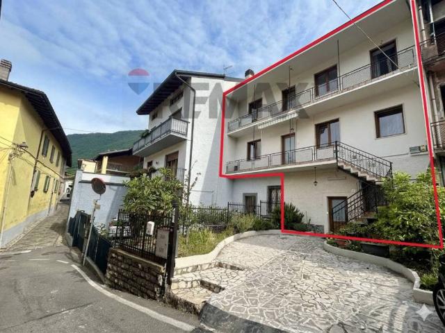 Casa indipendente in vendita a Endine Gaiano BG