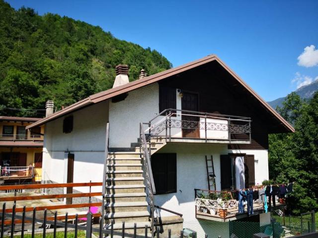 Casa indipendente in vendita a Edolo BS