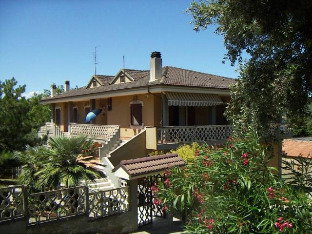 Casa indipendente in vendita a Elice PE