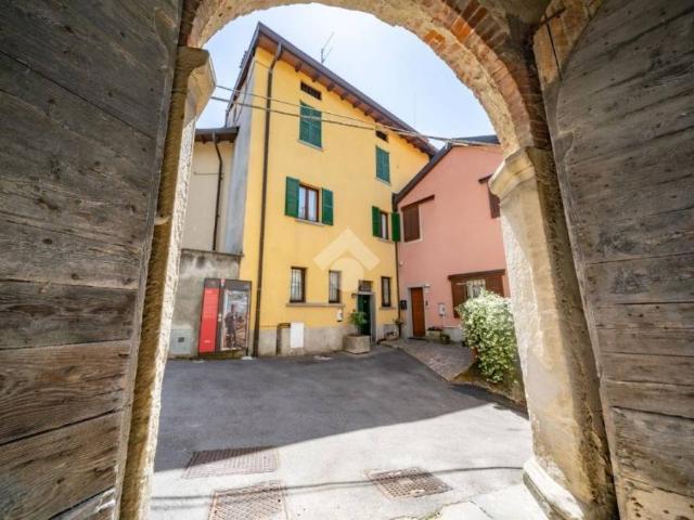 Casa indipendente in vendita a Ello