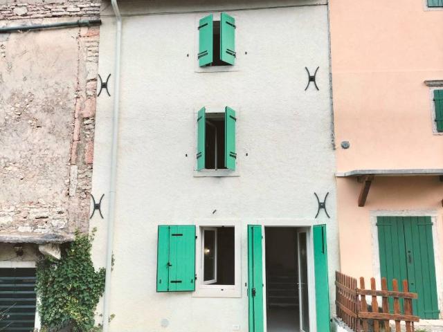 Casa indipendente in vendita a Erbezzo VR