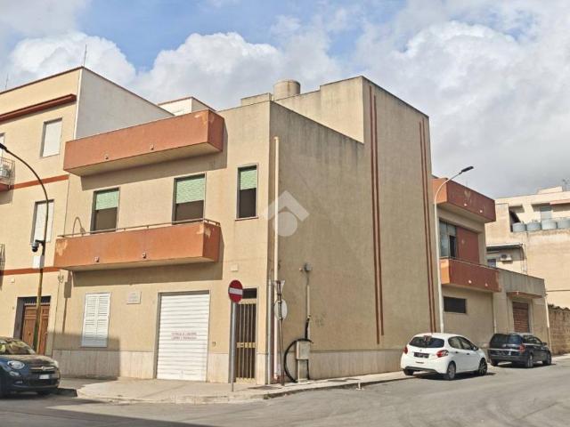 Casa indipendente in vendita a Erice via la Russa Giuseppe, 89, Casa Santa