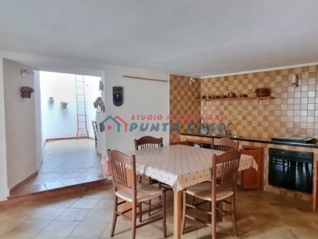 Casa indipendente in vendita a Erice via Sales