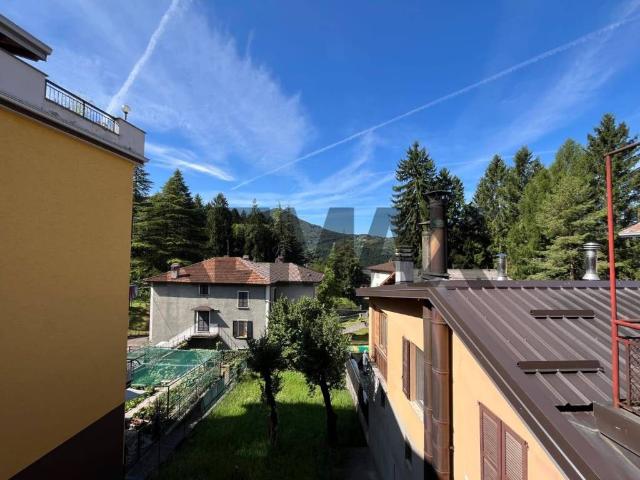 Casa indipendente in vendita a Esino Lario LC