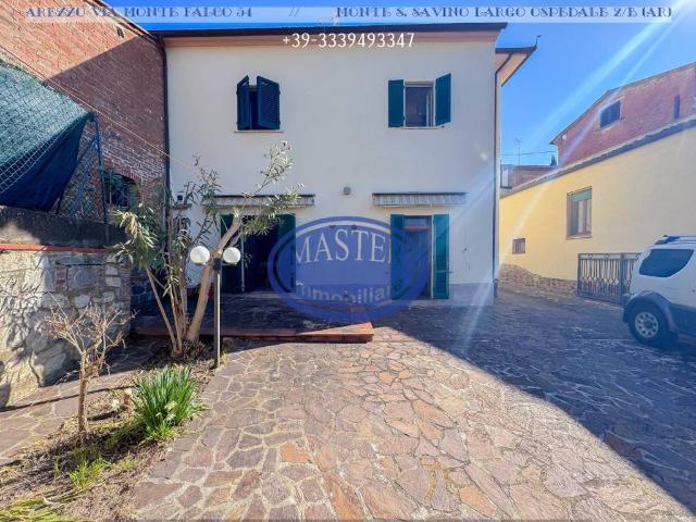 Casa indipendente in vendita a Foiano della Chiana AR