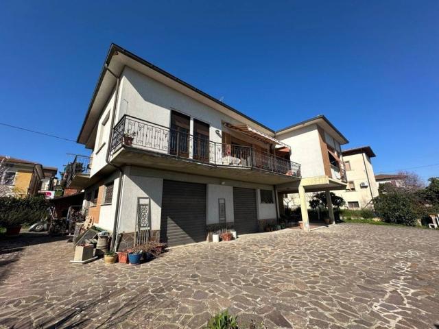 Casa indipendente in vendita a Foiano della Chiana AR