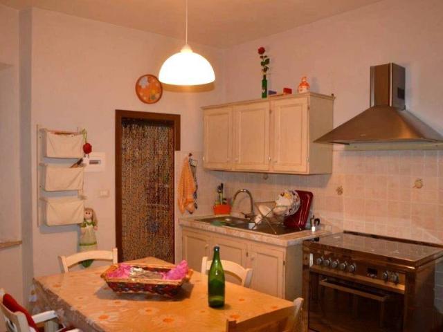 Casa indipendente in vendita a Foiano della Chiana AR