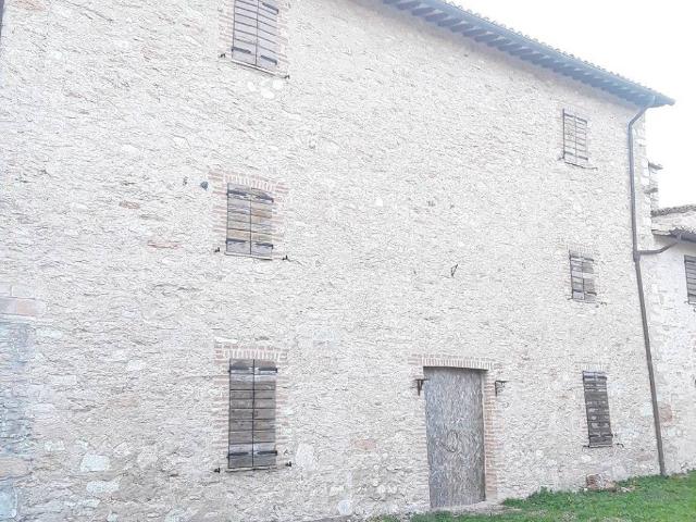 Casa indipendente in vendita a Foligno PG